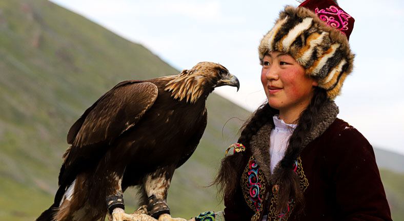 Mongolia eagle huntress